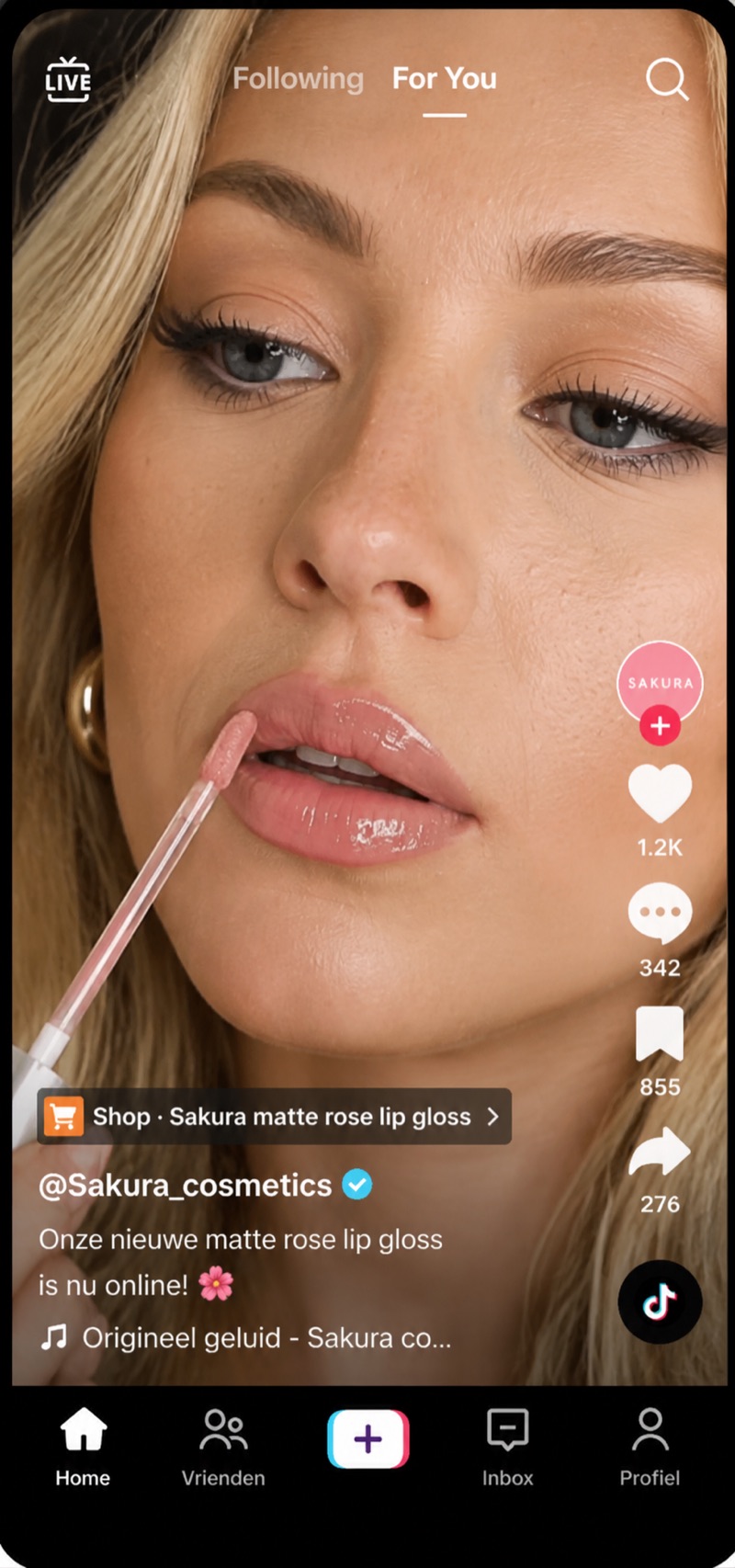 Sakura Cosmetics For You post: a creator applying matte rose lip gloss